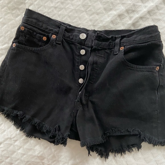 Levi’s Black Denim Shorts - Picture 1 of 4